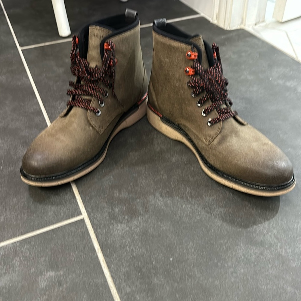 Cole Haan- size 11M